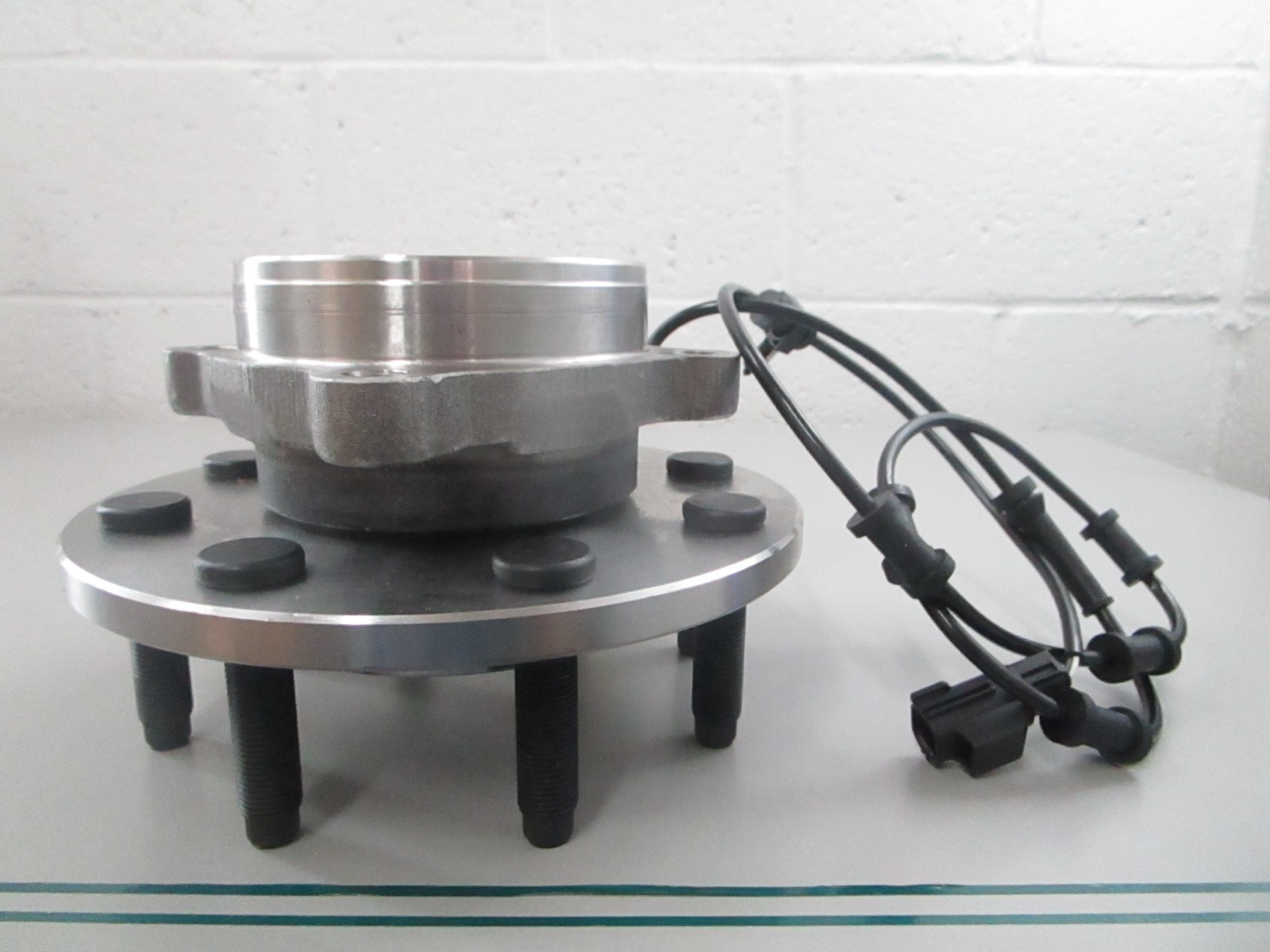 MOOG NEW Front Wheel Bearing Hub Assy 515061 Dodge Ram 2500 3500 NOS Part 0810