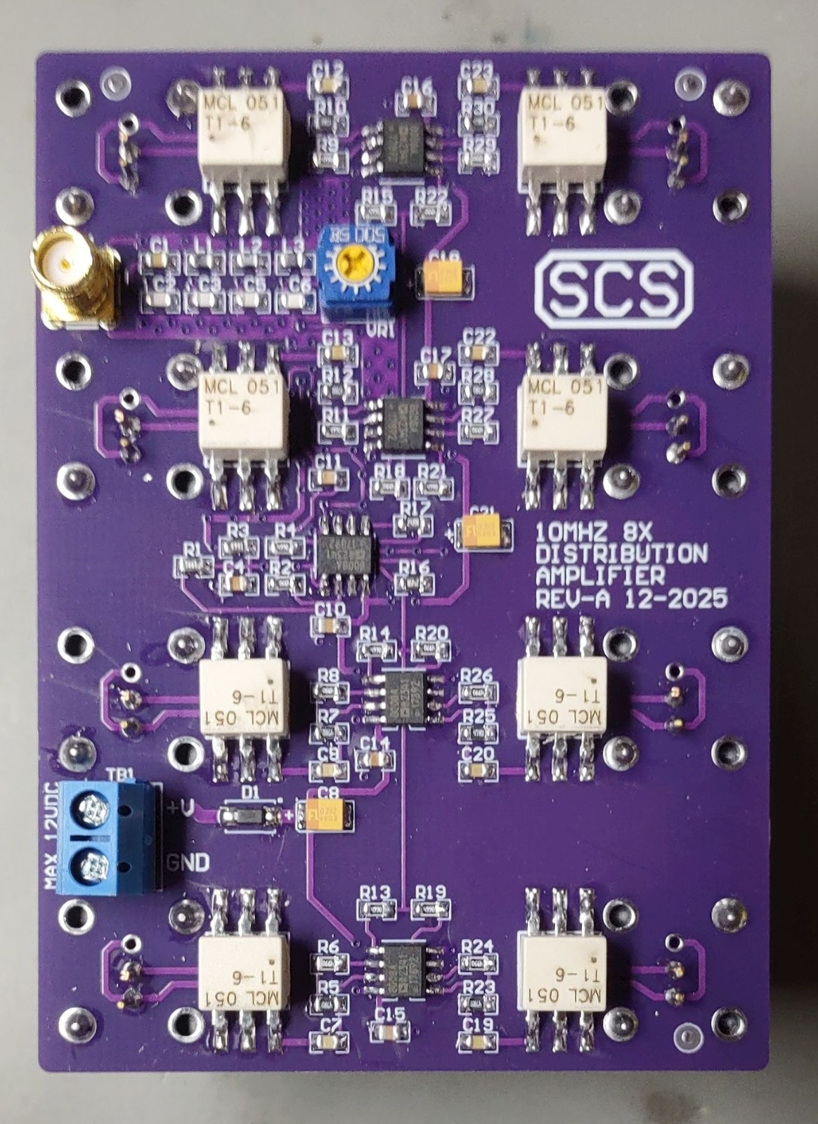 Distribution Amplifier 10MHz w/8 isolated BNC outputs