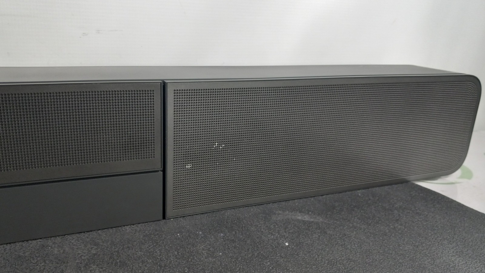 Crestron UC-SB1-CAM-FLEX UC Video Conference Smart 44″ Soundbar and Camera