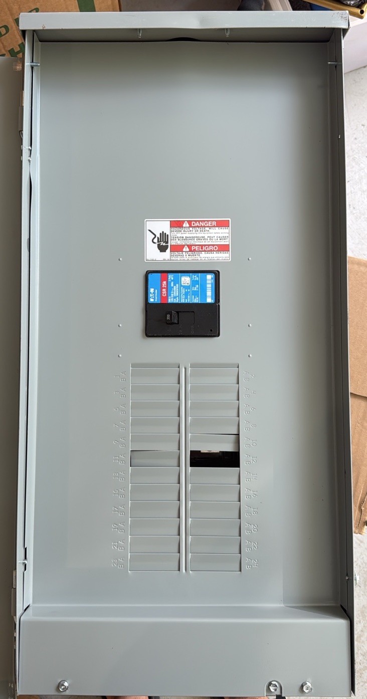 EATON CH 200 Amp 16-Circuit Outdoor Main Breaker Plug-On Neutral Load Center