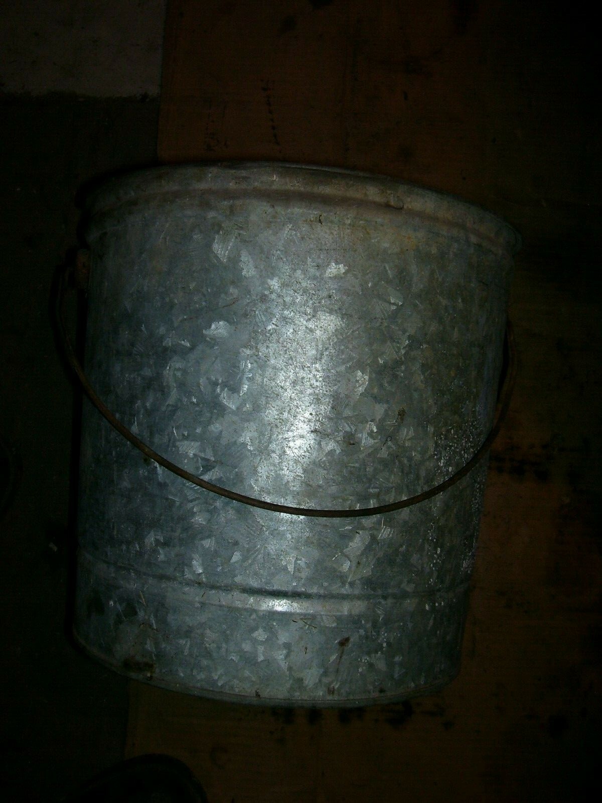 VINTAGE GRADE A MILK REPLACER TIN BUCKET – FARM HOUSE DECOR – 1950 ??