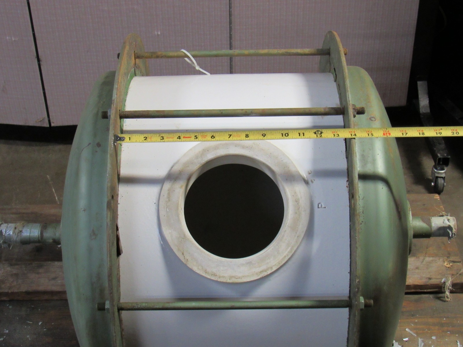 NO NAME BALL MILL BARREL DRUM ONLY W/ LIDS 30″ BODY 20-1/2″ INSIDE