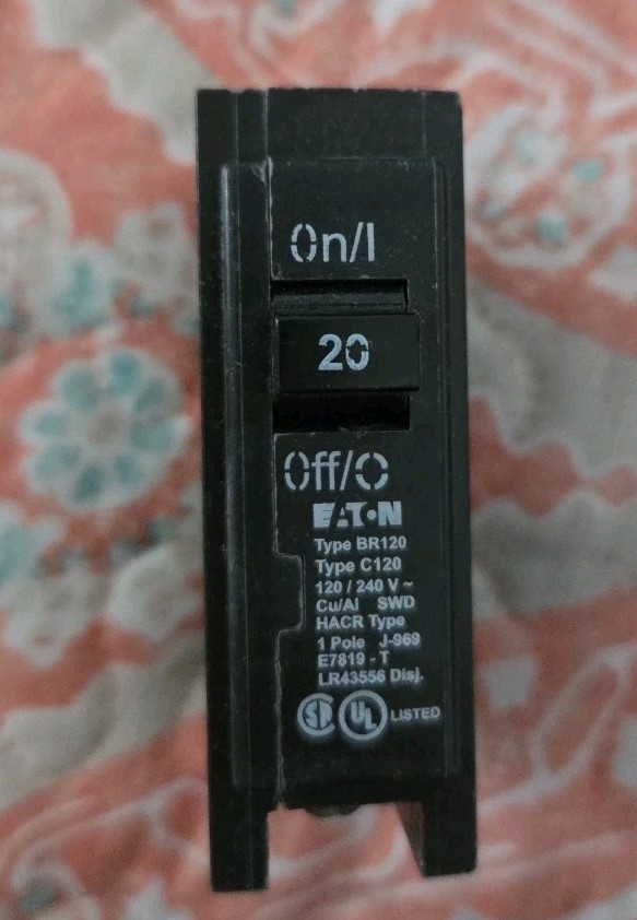 Eaton BR120, Circuit Breaker, J10