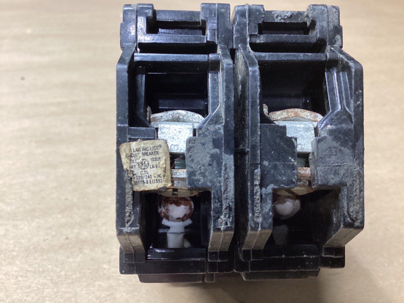 * General Electric 30 AMP 2 Pole Circuit Breaker THQB2130 #117D61*CO