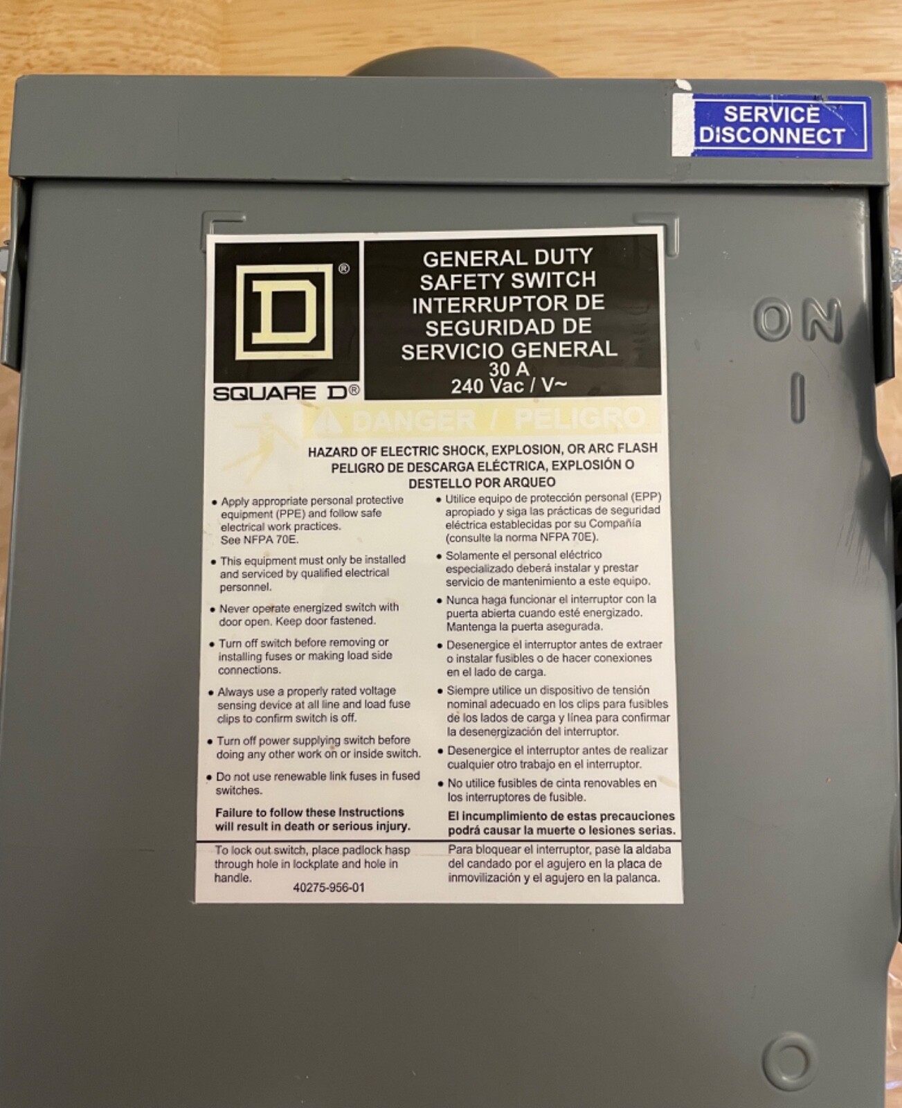 SQUARE D SAFETY Disconnect – SWITCH D221NRB SERIES ENCLOSURE 30 AMP