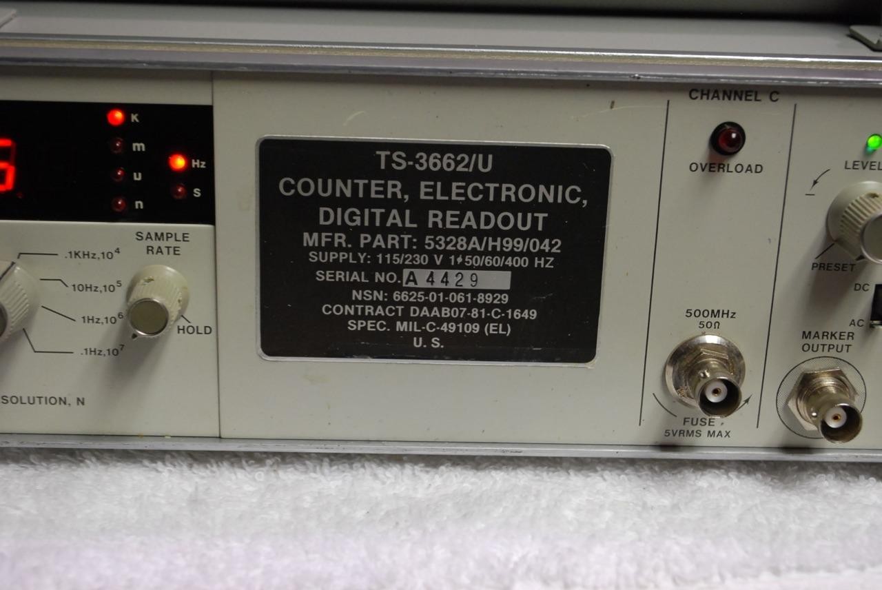 HP 5328A Universal Counter C-Channel 500 MHz Option H99 Opt 011 and 42