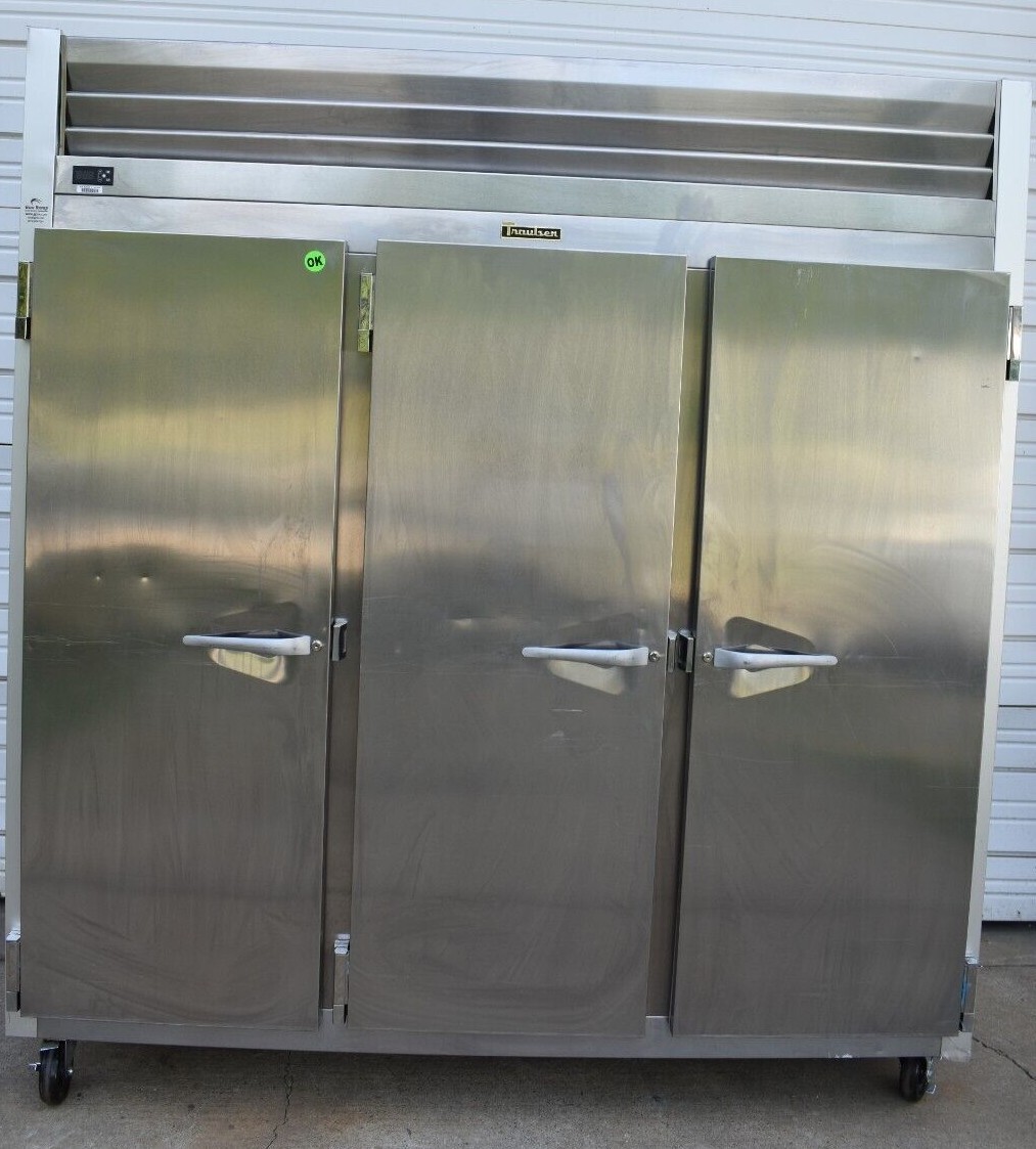 2018 TRAULSEN G30011 3 DOOR REACH IN REFRIGERATOR (3) SOLID DOORS