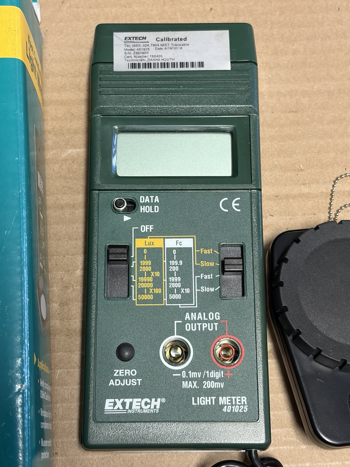 Extech 401025 Digital Light Meter 0-5000 Foot Candles 0-50000 Lux