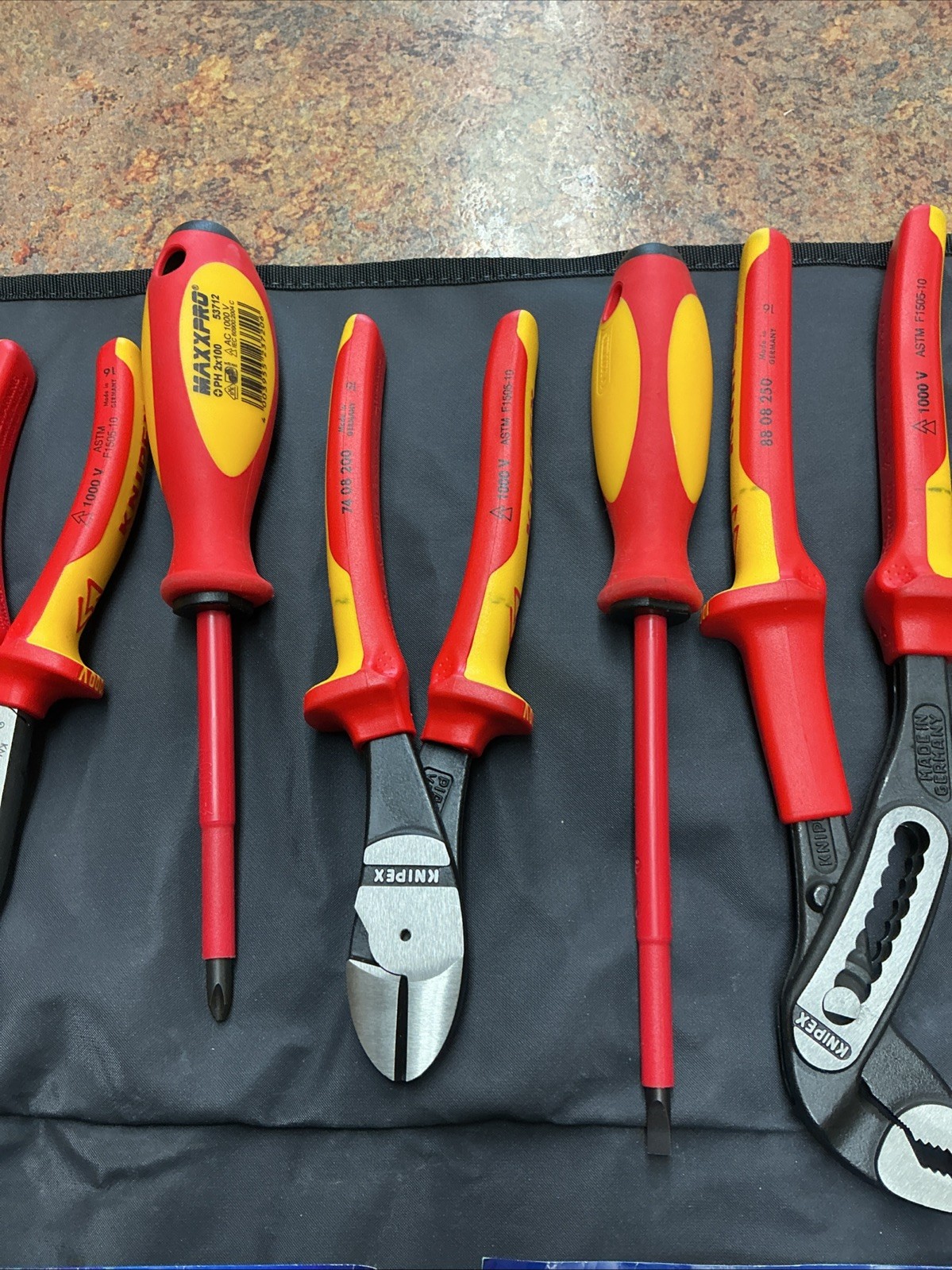 Knipex 1000-Volt Insulatted Tool Set (7-Piece) Used