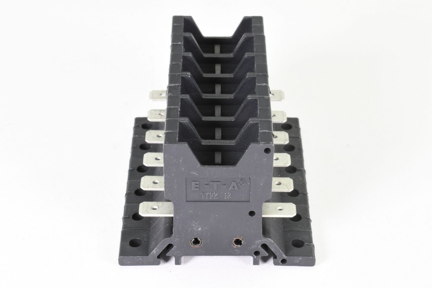 E-T-A 12-P10-60, Type 12, Socket
