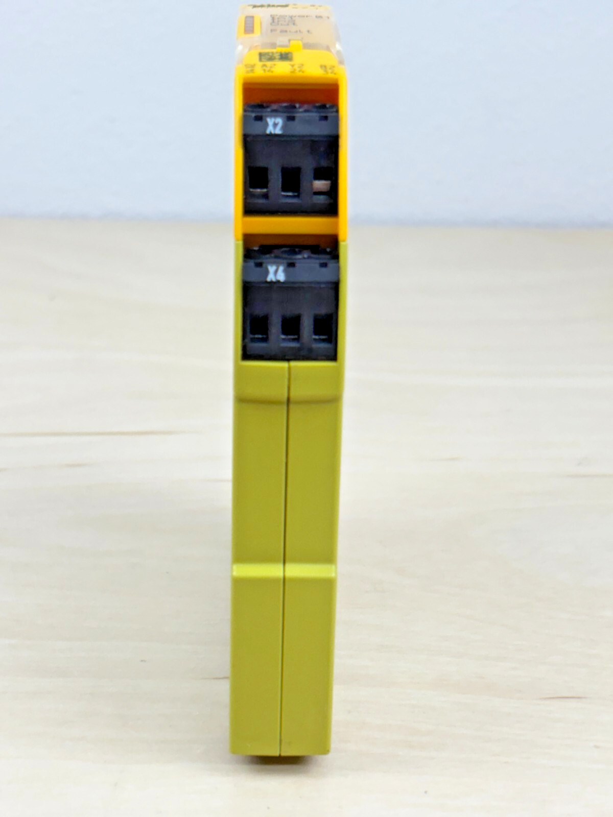 Pilz PNOZ S7.1 24 VDC Safety Relay Contact Expansion, 3 n/o, 750167