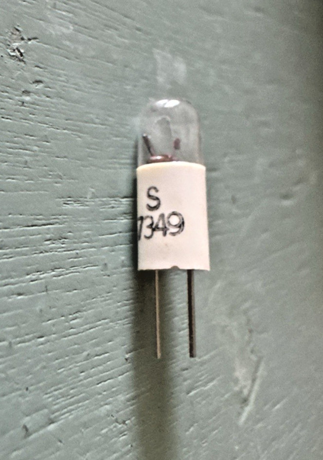 Lot of 50 – S7349 – Subminiature 2-Pin Lamp, 6.3V, 200mA, 1/8” bulb only