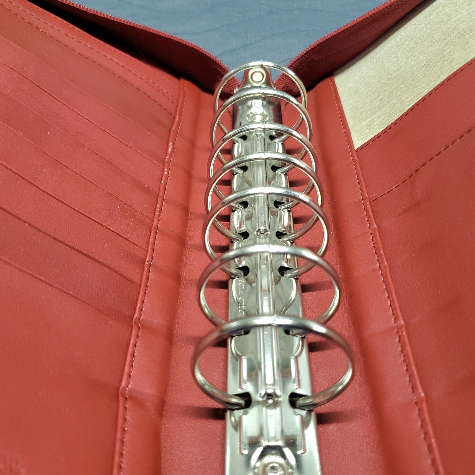 ​VTG Franklin Covey 7 Ring Leather Planner Organizer Zip Up Cranberry Red 11″x8″