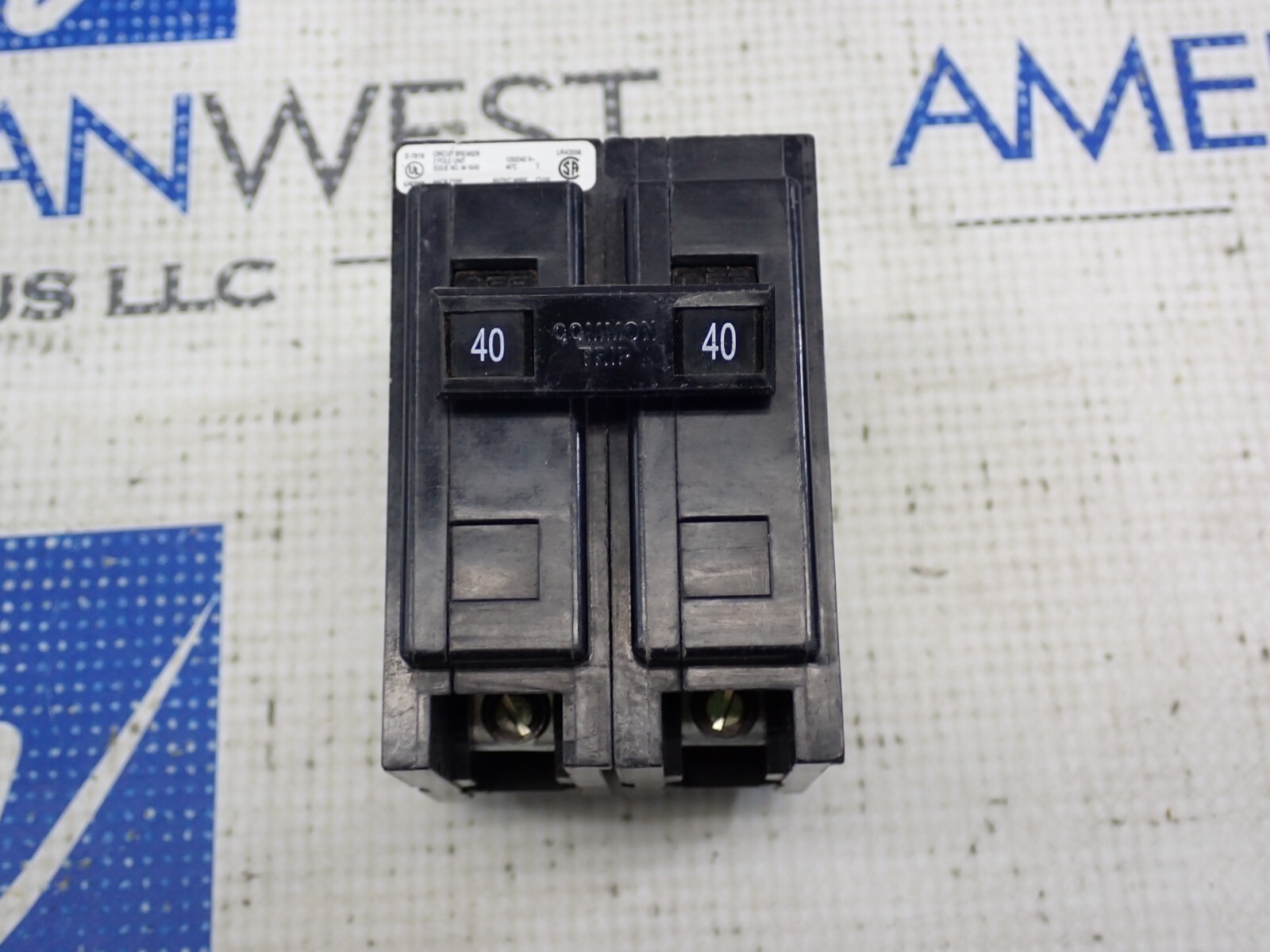 Eaton QBHW2040 2 Pole 40 Amp 120/240 Volt 22kA@120/240V Bolt On Circuit Breaker
