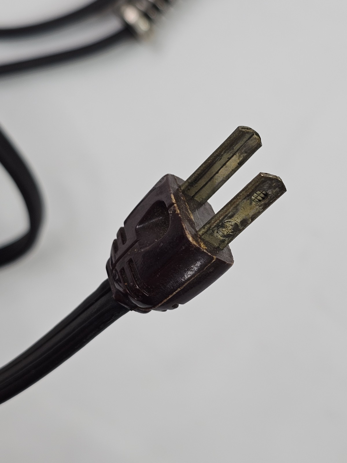 Vtg UL Underwriters Old Style 10A 250V Power Cord w Locking Screw Retaining Plug