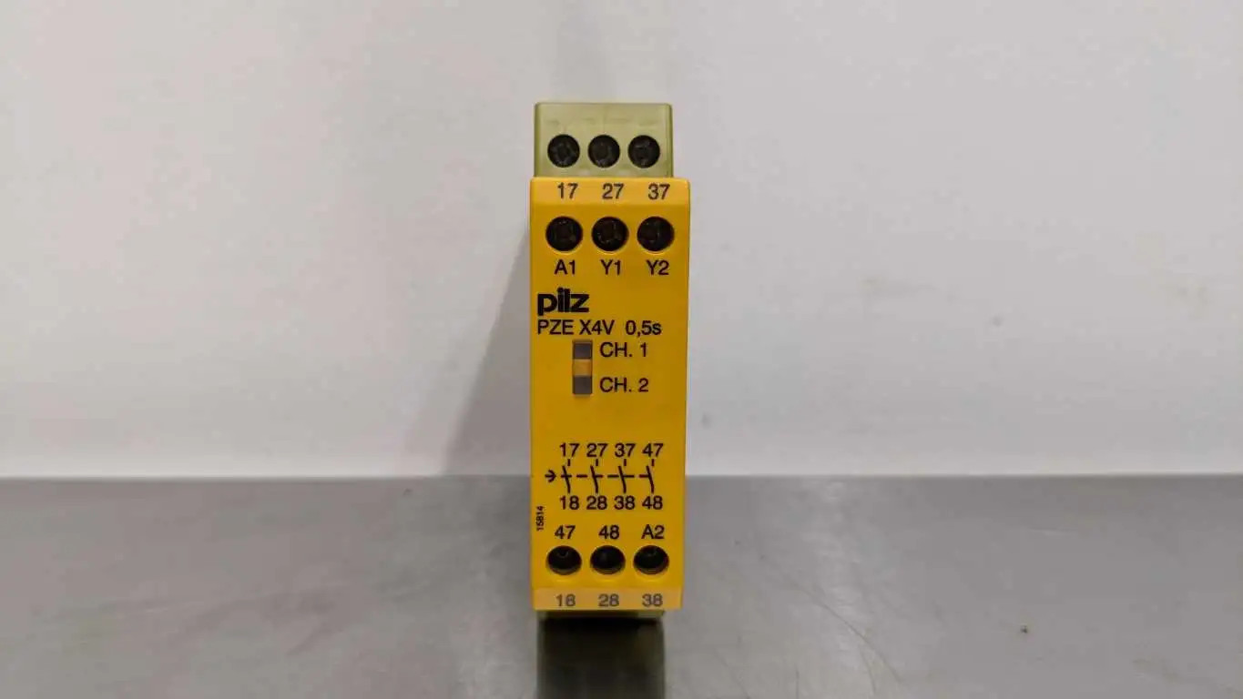 Pilz 774580 Safety Relay 24VDC 2.5W PZE X4V 0,5/24VDC 4n/o fix