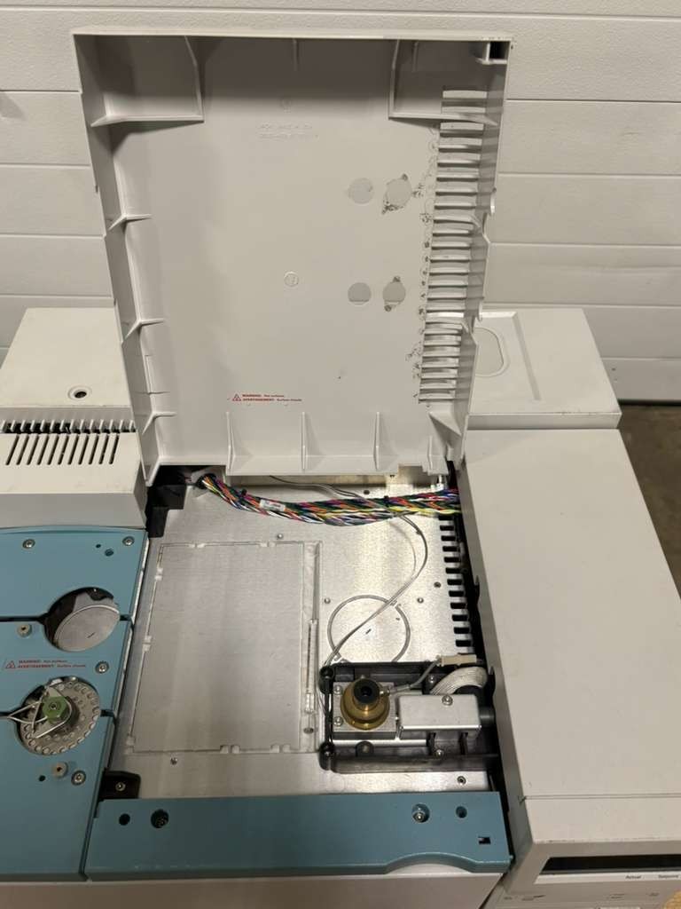 Agilent Technologies 6890N Gas Chromatograph Network GC System Part G1530N