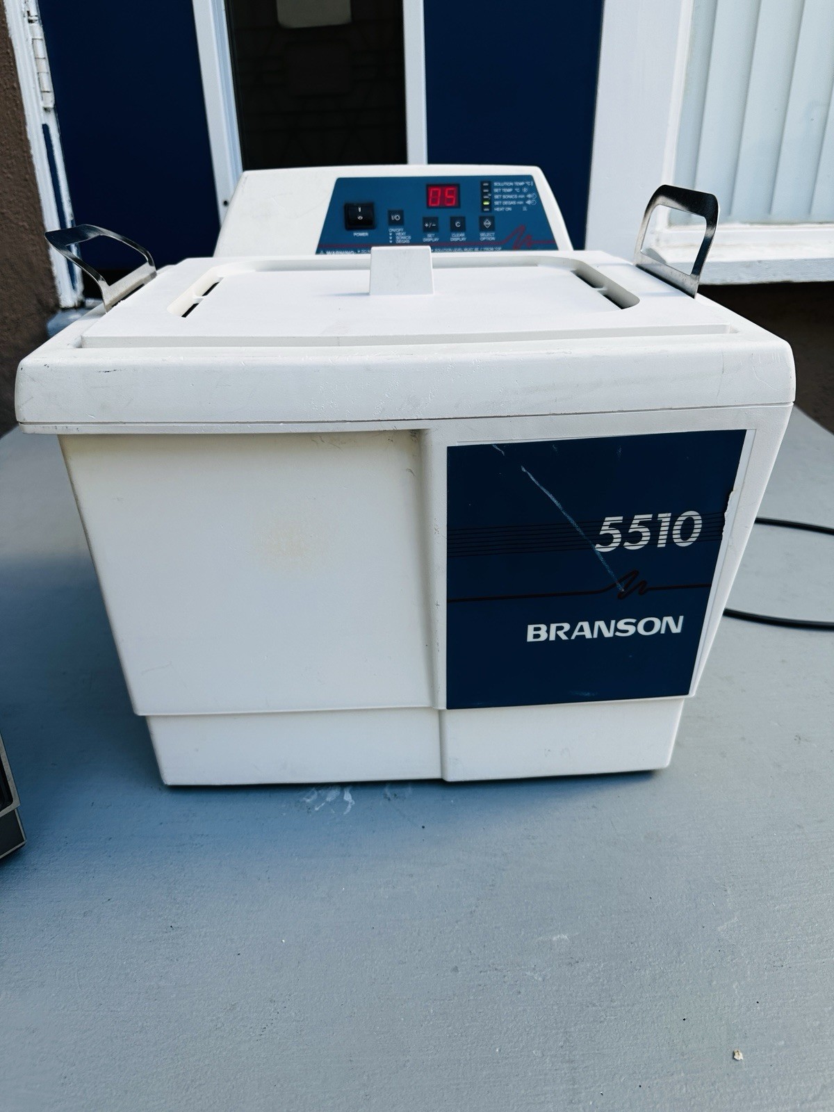 Branson 5510R-DTH Ultrasonic Cleaner Heated Bath & Timer. Working