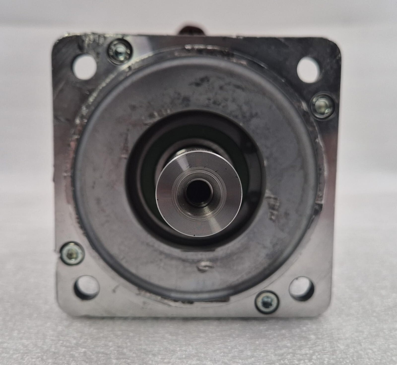 BECKHOFF AM8052-0J21-0000 Servo Motor 4000rpm 2.89kW 24VDC