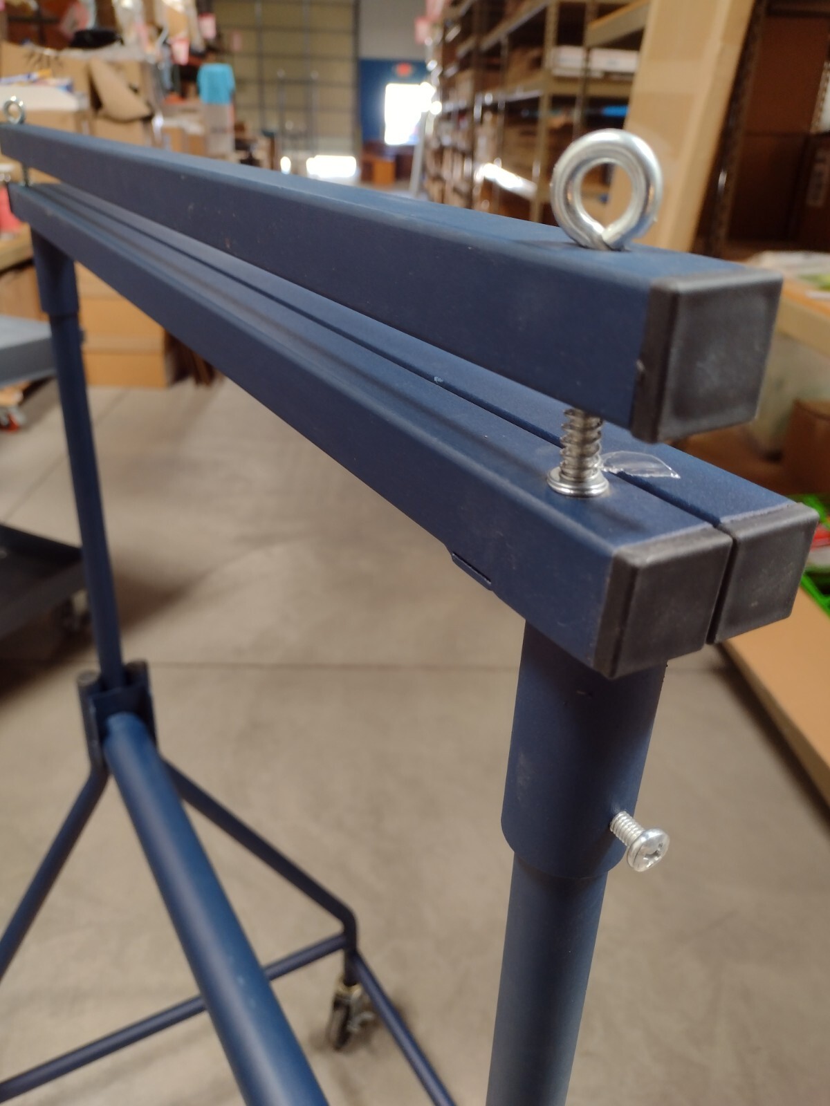 ULINE Portable Roll Stand for up to 24″ Rolls