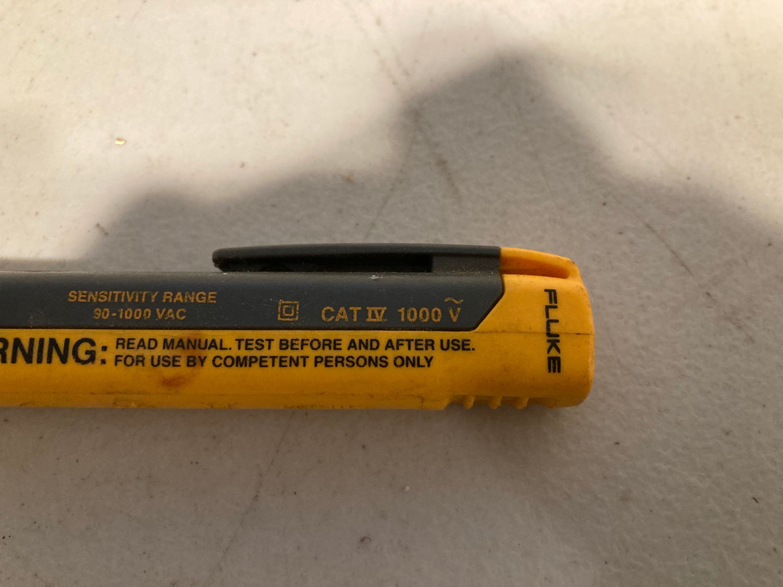 Fluke 1 AC-C2 II VoltAlert Non-contact 90~1000V AC Voltage Detector Tester