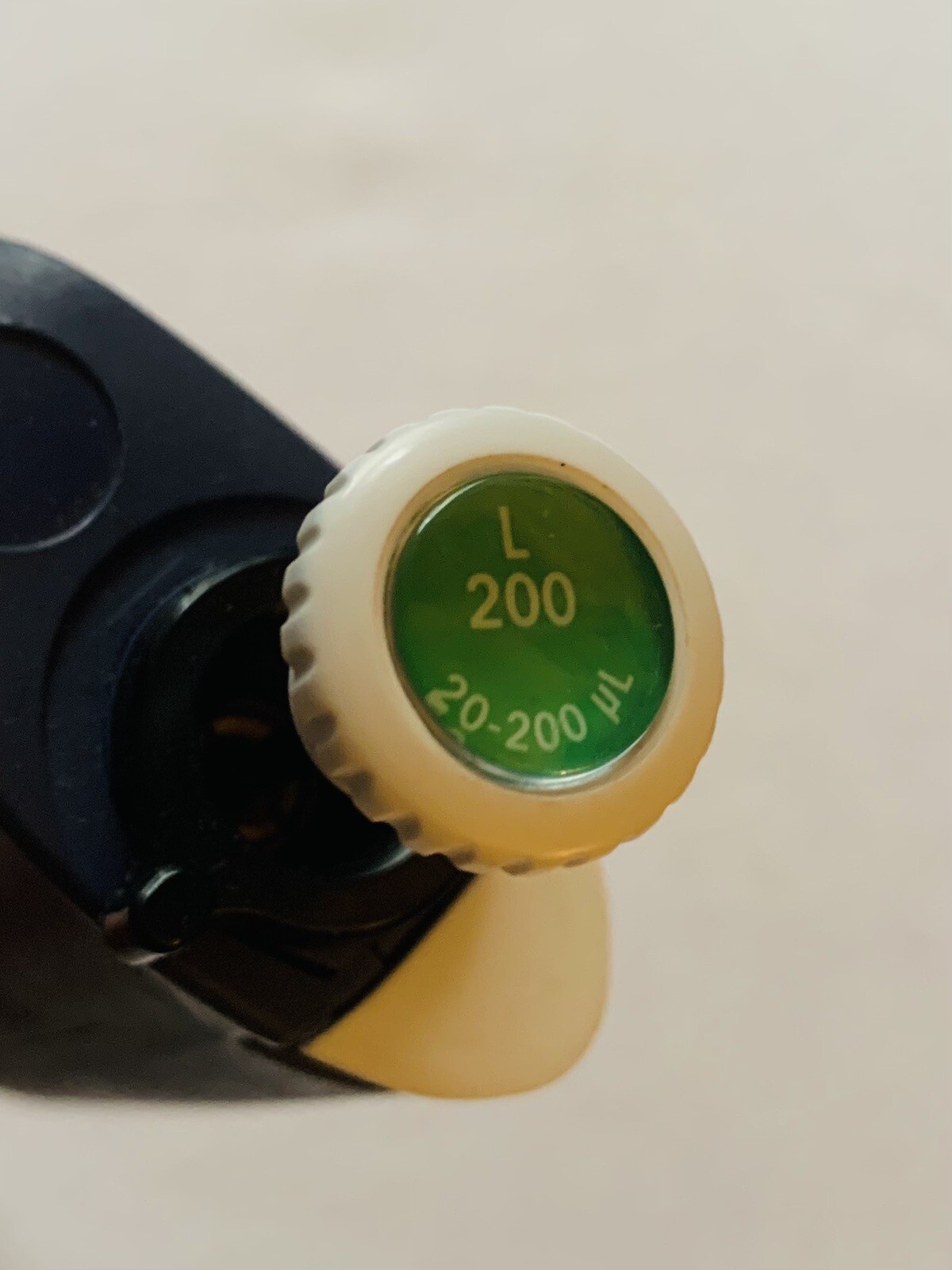 Rainin L200 Pipet Lite ~ LTS 20-200ul Pipette Single Channel ~ Calibrated