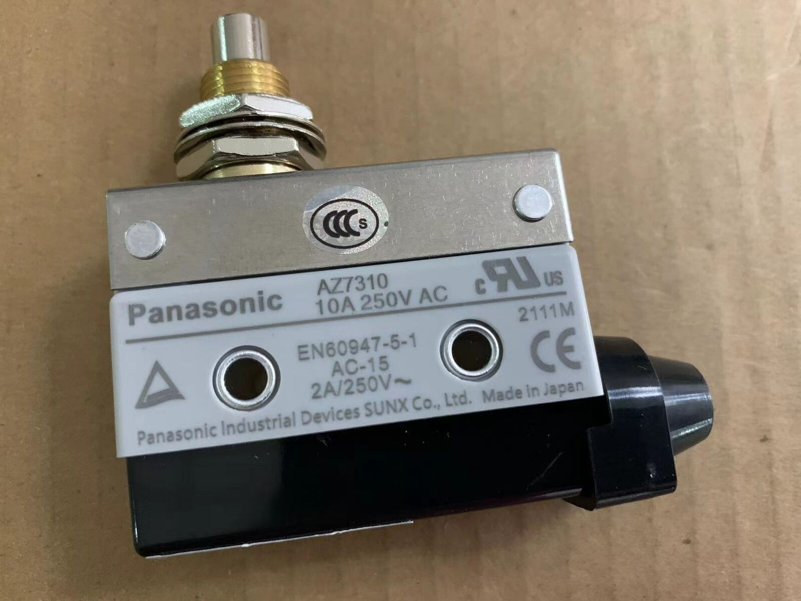 1PC One New Limit Switch AZ7310