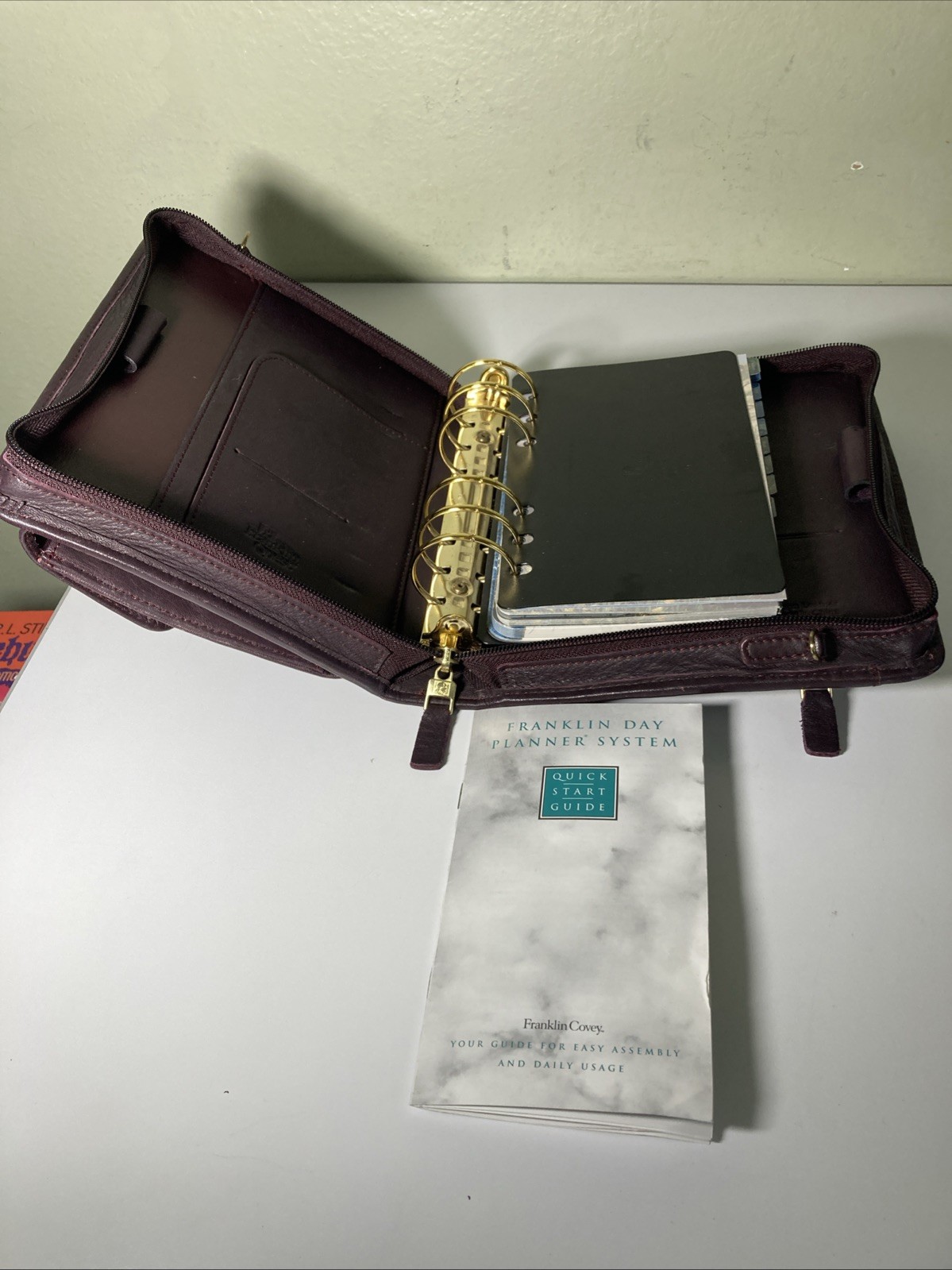 Franklin Quest Compact Burgundy Nappa Leather Zip around Planner 6 Rings