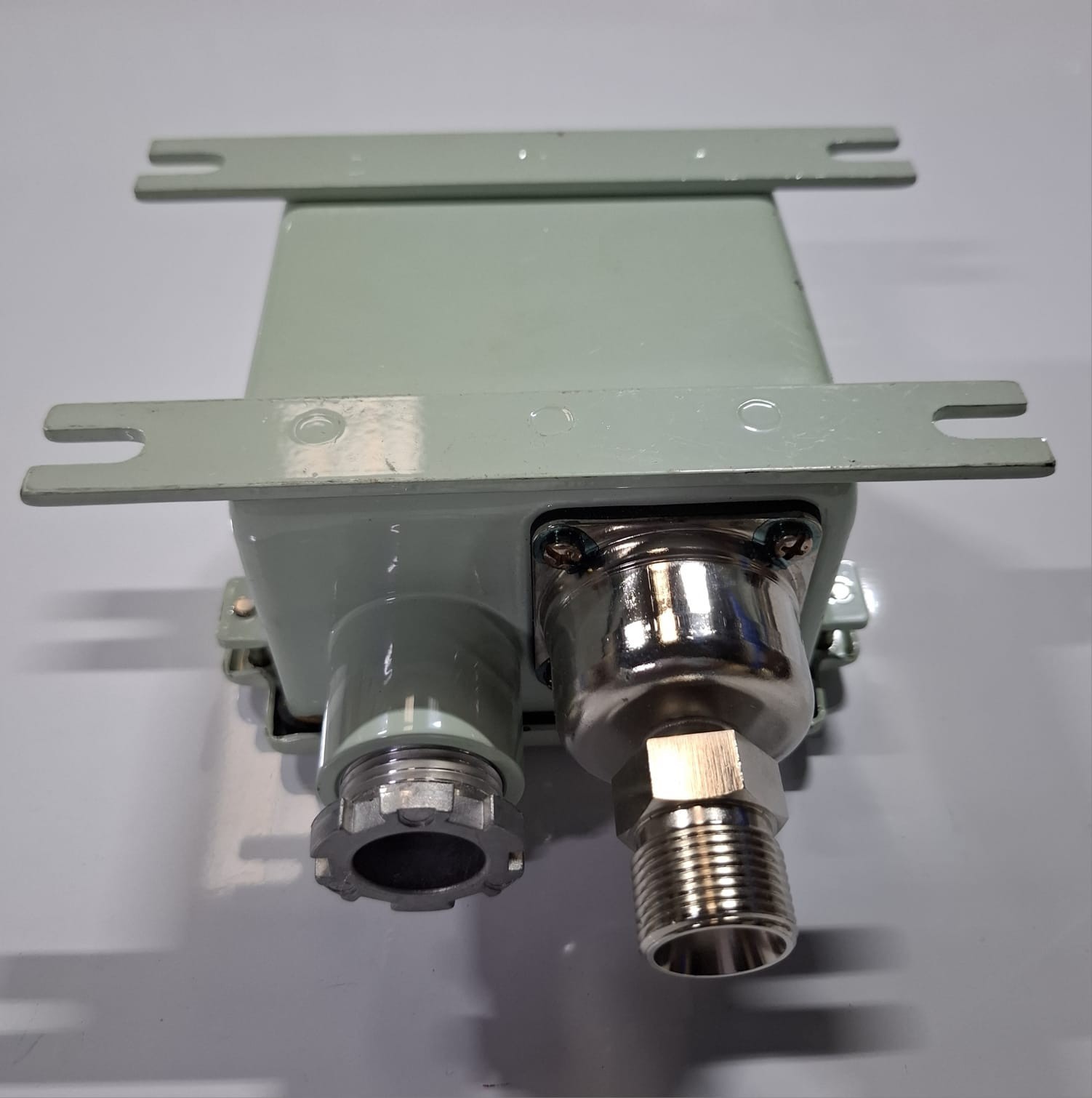 Saginomiya Pressure Control Switch FPS-C135WU3Q Range: 15 – 35kgf/cm2