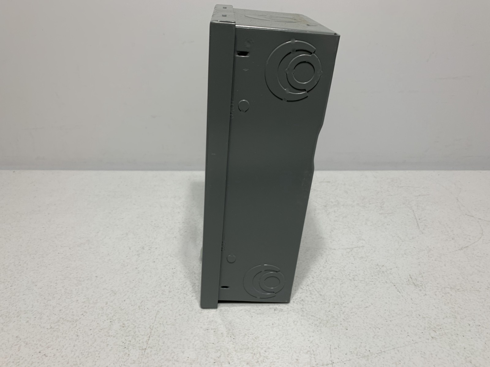 Square D HOM24L70S Circuit Breaker Load Center 240V 50/60 Hz 70 Amp
