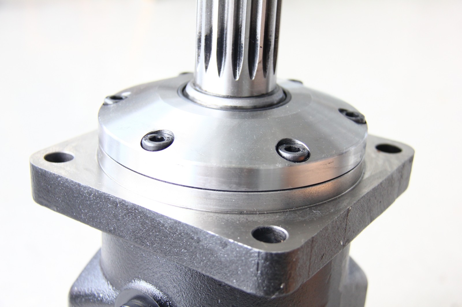 Hydraulic Drive Motor FOR Case 1838 1840 Skid Steer Loaders 141387A2 230 G2U
