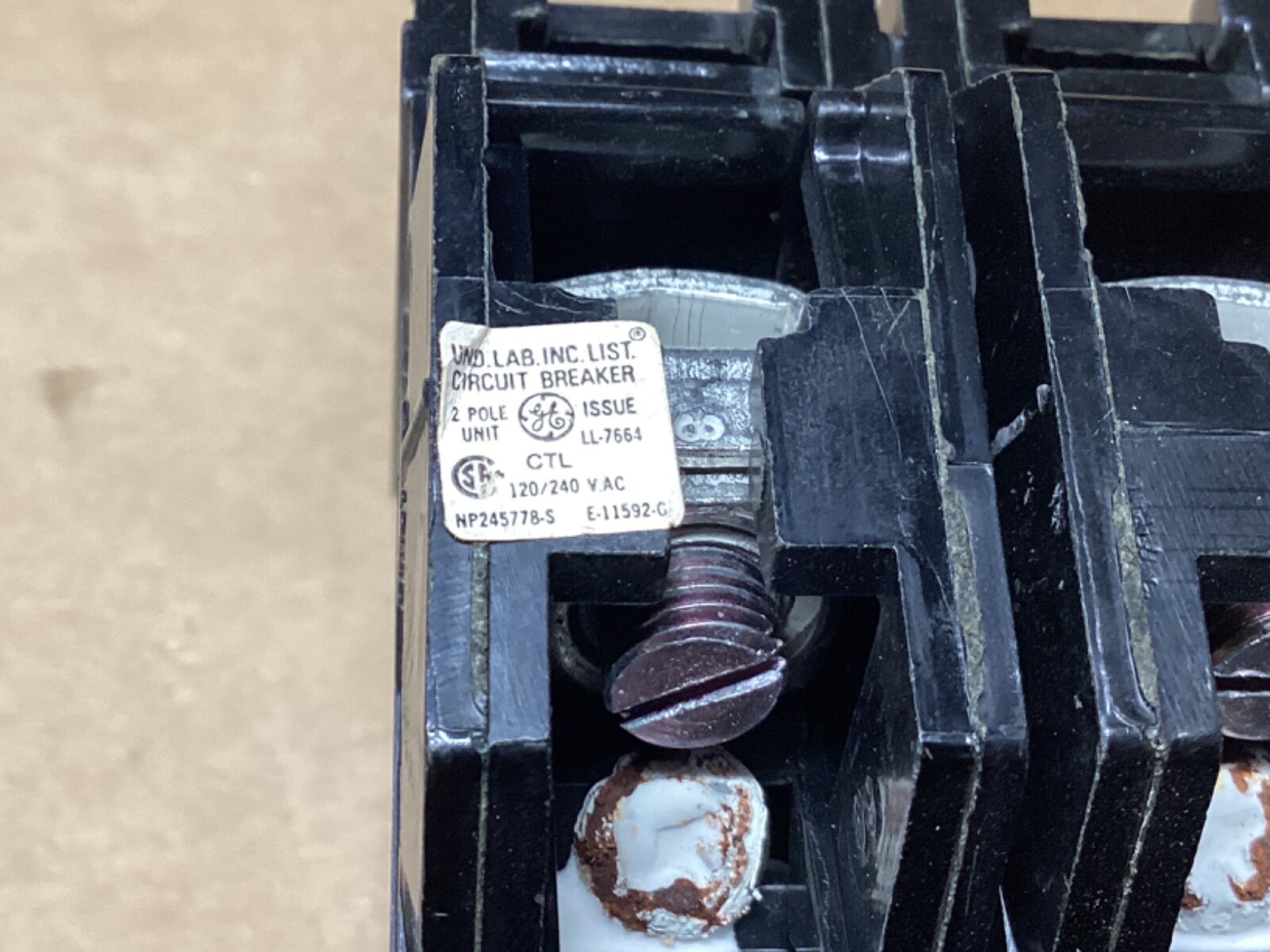* General Electric 30 AMP 2 Pole Circuit Breaker THQB2130 #101F206*CO