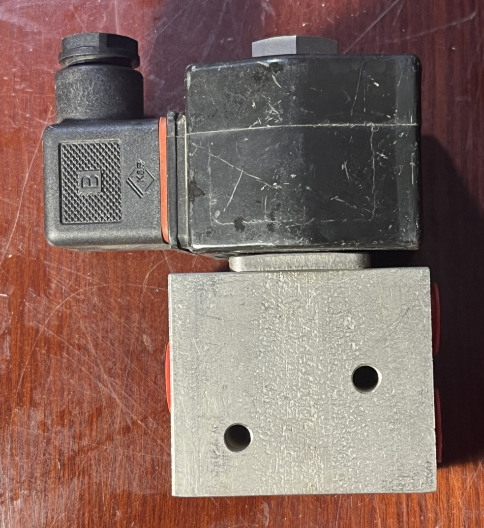 Herion 3-Way 120V 0-150# Solenoid Valve (Box 26-051)