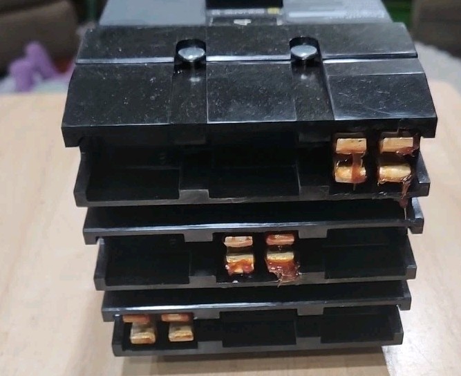 Square D 100 Amp I-Line Circuit Breaker 240 VAC 3 Pole QDA32100