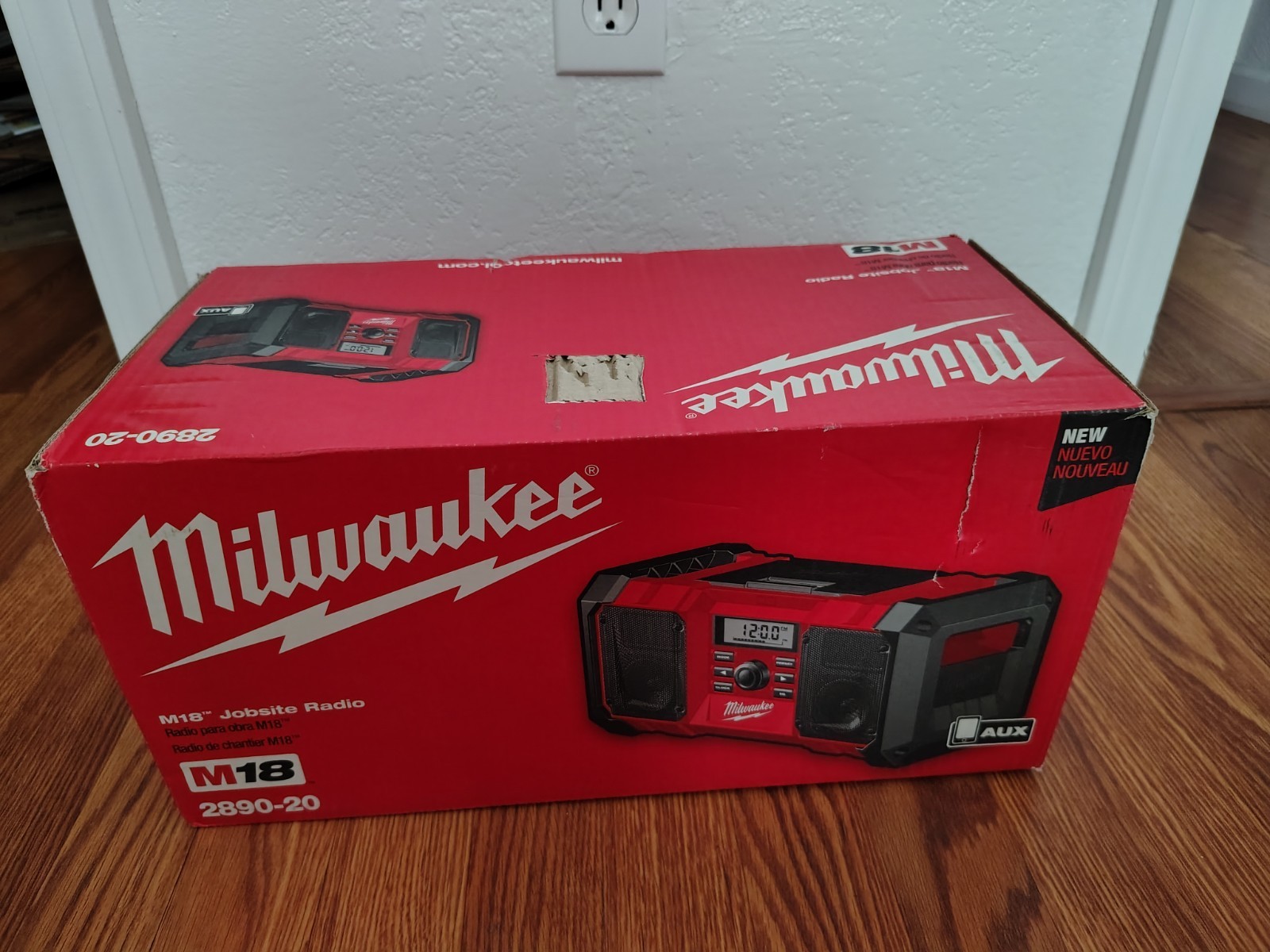 New Milwaukee 2952-20 18V Lithium-Ion Cordless Bluetooth Jobsite Radio GENUINE