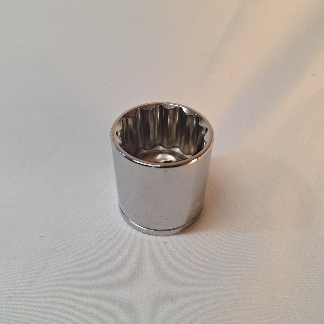 1/2 in Drive, 1 1/4 in Socket Size, 12-Point, Std, Chrome, WESTWARD 5MV38, 1.25
