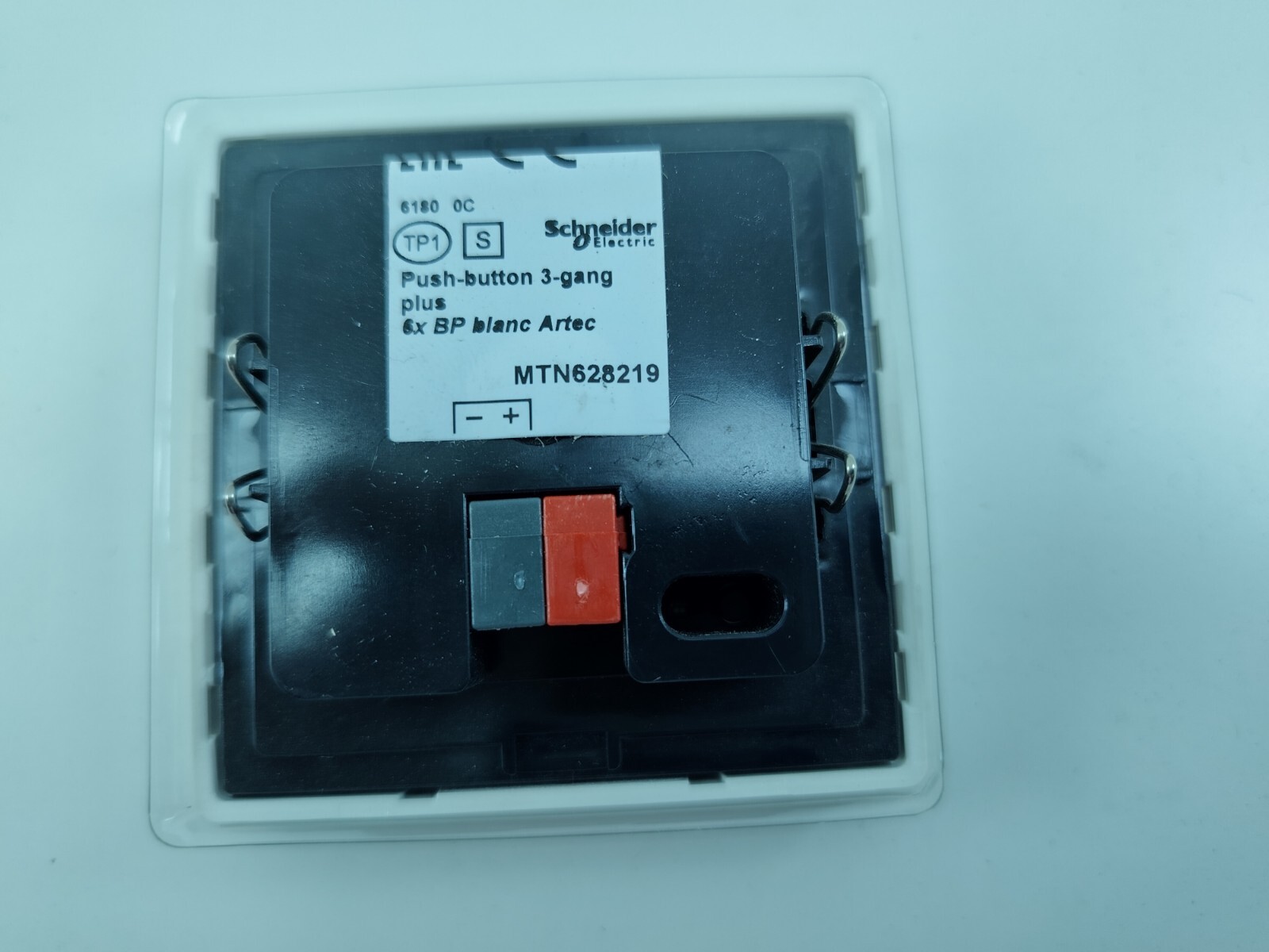 SCHNEIDER MTN628-219 Push Button 3-Gang Plus Polar White Artec/Antique Thermo