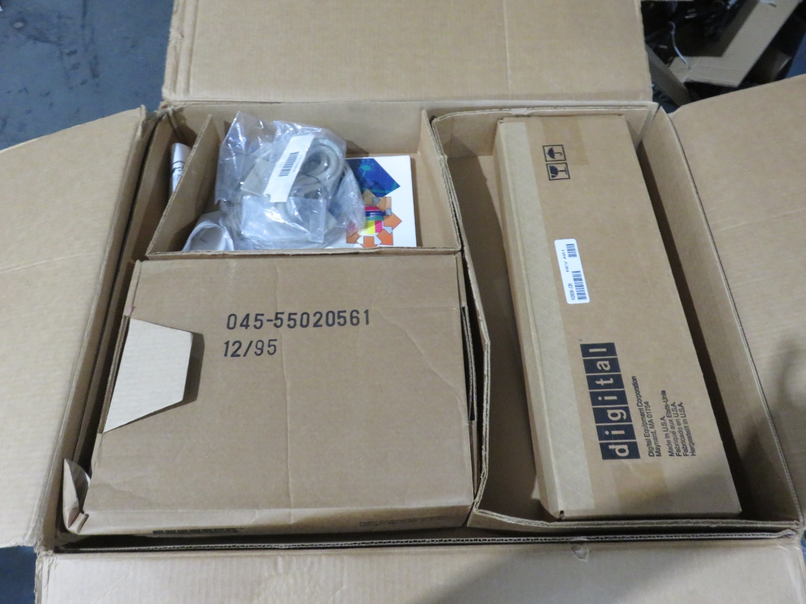 BRAND NEW DIGITAL DMHUB-MB DECHUB900 220-240VAC 12.0/6.0A UNMP