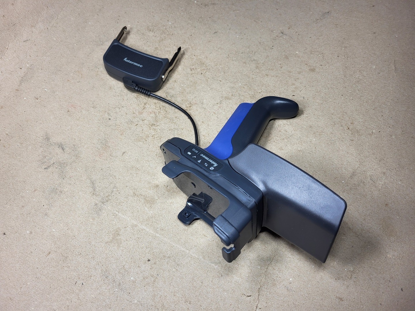 SURPLUS NEW 2012 Intermec IP30 Handheld RFID Reader for CN3 – Consumer Items