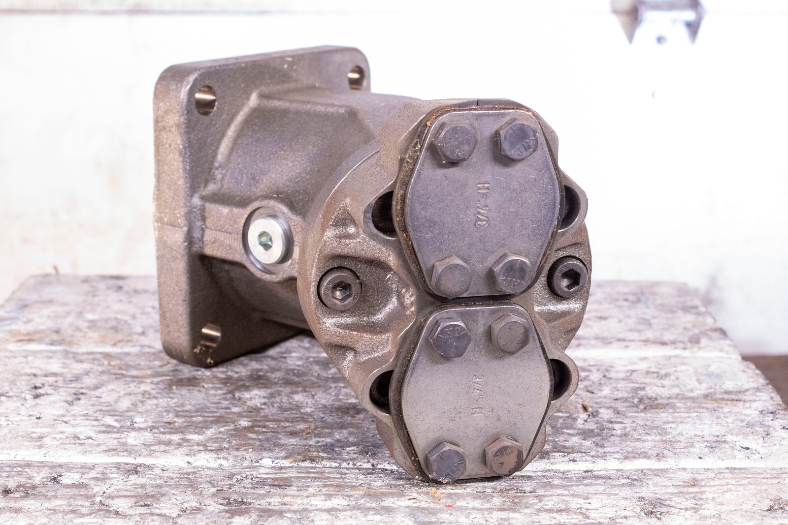 Rexroth R902193514 AA2FM45/61W-VSD510 Hydraulic Motor