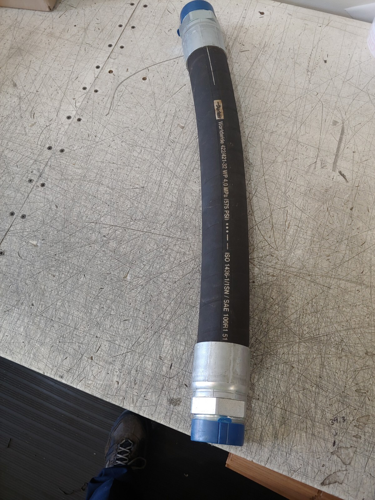 Parker F4220101-32-32-32-27.00 Hose Assembly