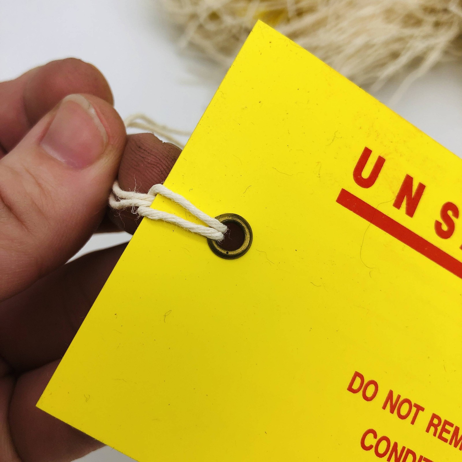 Linco 0010052 Unsafe Condition Tag Yellow Red 2-5/8in x 5-1/4in Lot of 200 Tags