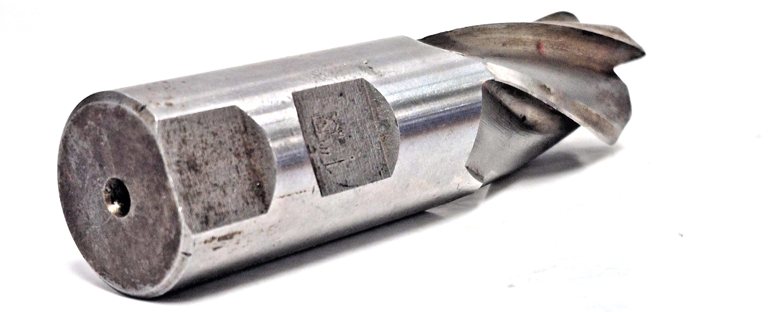 NATIONAL 15/16″ CORNER RADIUS END MILL 1-5/8″ LOC 4-FLUTE 4″ OAL HS 1″ SHANK DIA