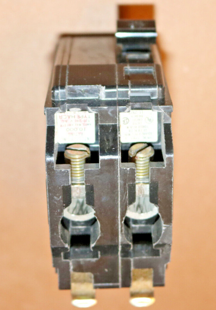 Square D QO240 2 Pole 40 Amp 120/240V Type QO Circuit Breaker Used
