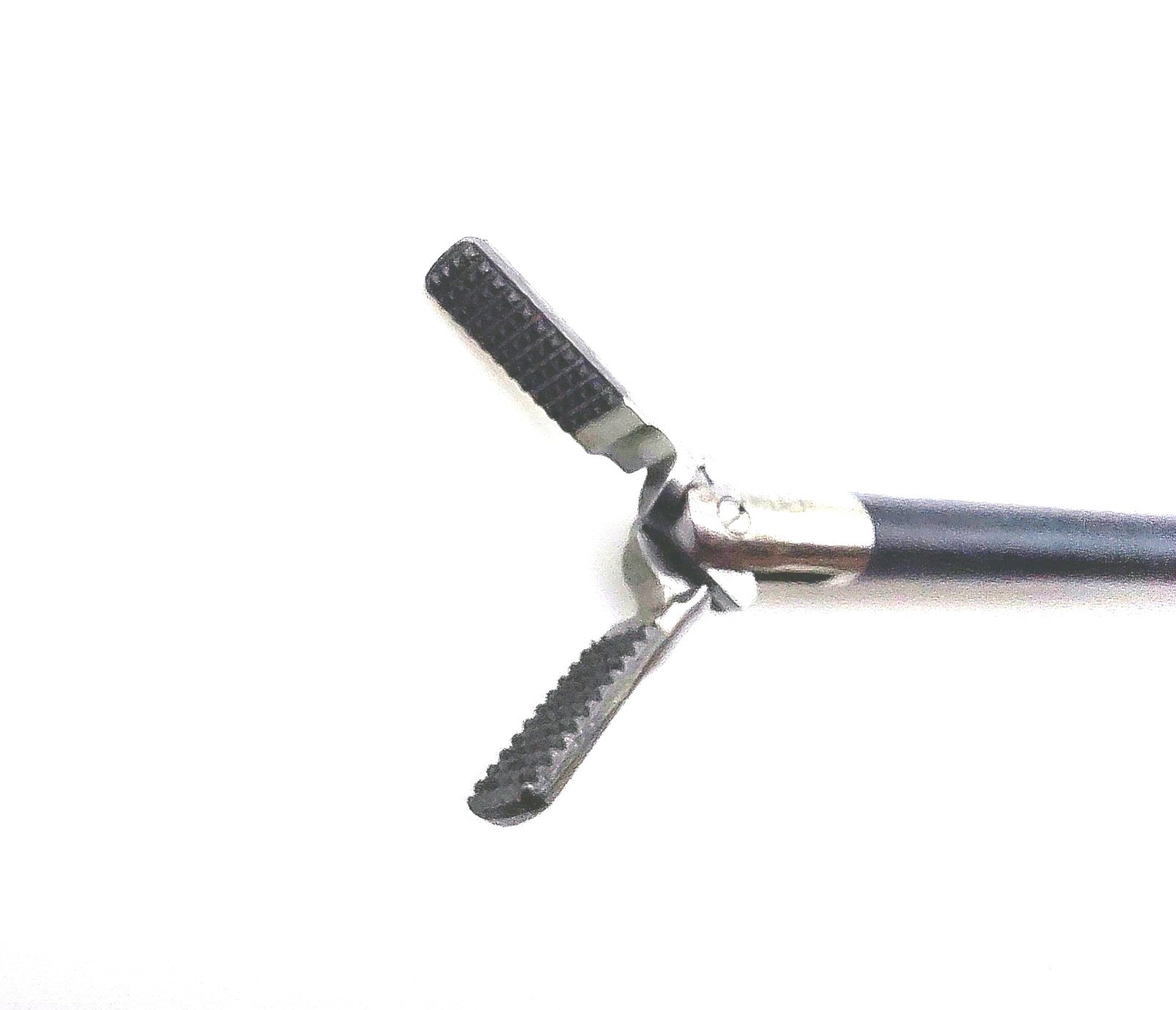 Snowden-Pencer 90-7871 Laparoscopic Flat Nose Grasper – TC Inserts – 5mm X 36cm