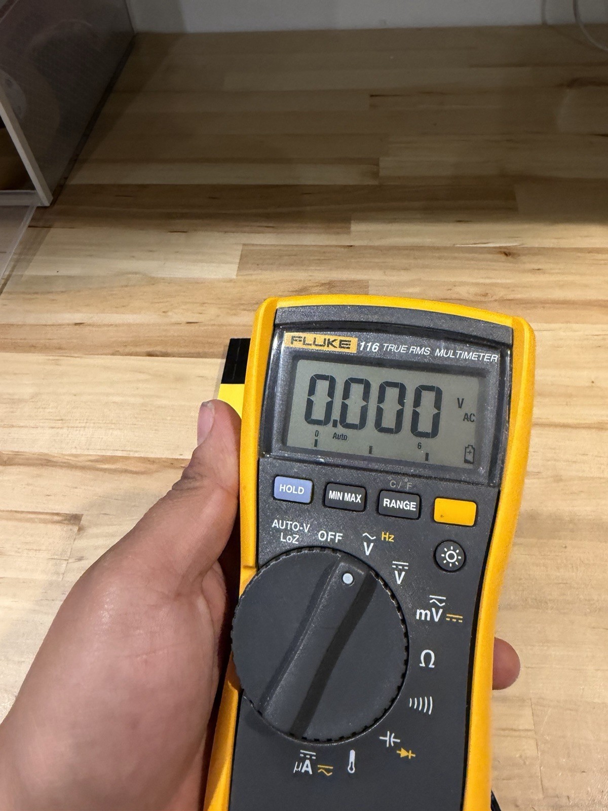 FLUKE 116 TRUS-RMS MULTIMETER / LEADS – SHIPS FAST (TESTED)