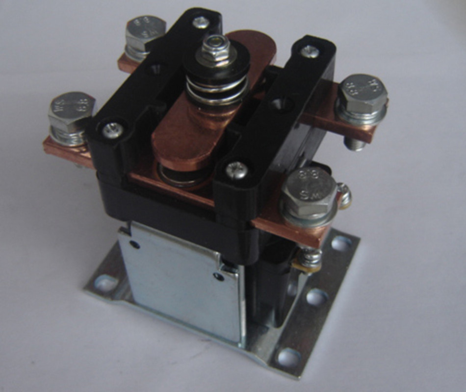 1 PCS New IC4482CTTA300AH124XN 24V 300A Contactor Solenoids One Year Warranty cl