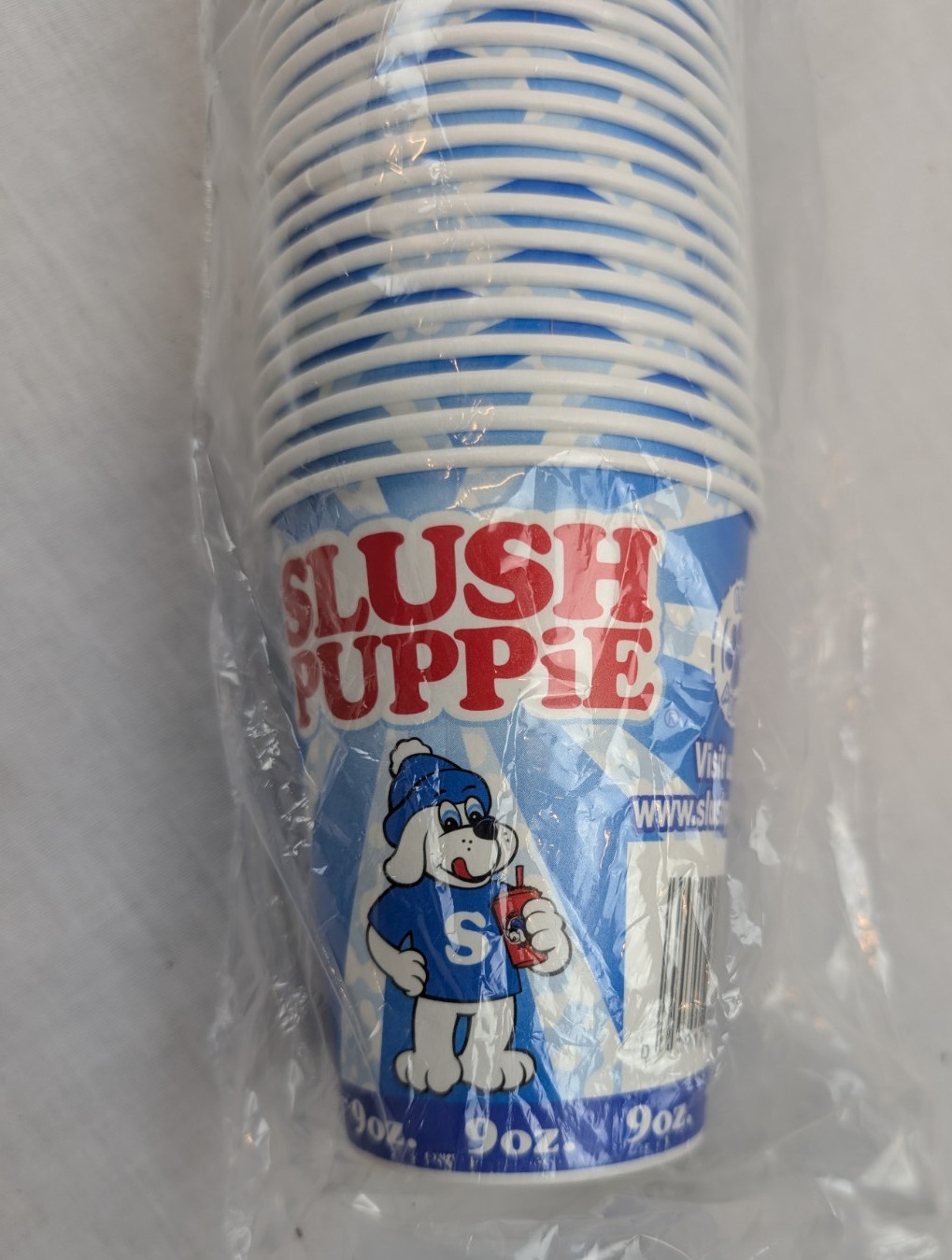 100 Pack Of Official Slush Puppie Cups 9 oz brand new wax coated paper
