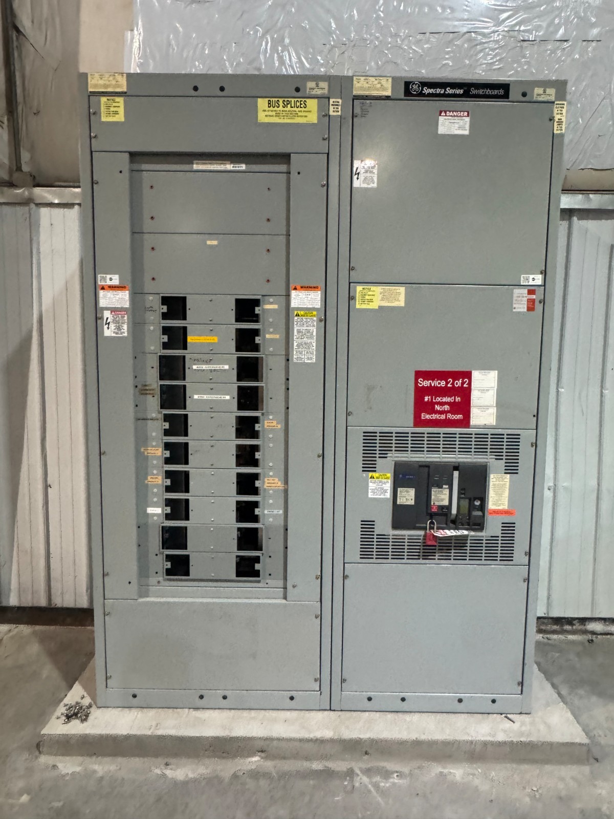 2000A GE MAIN BREAKER SWITCHGEAR 480/277v 2000A Plug SWITCHBOARD