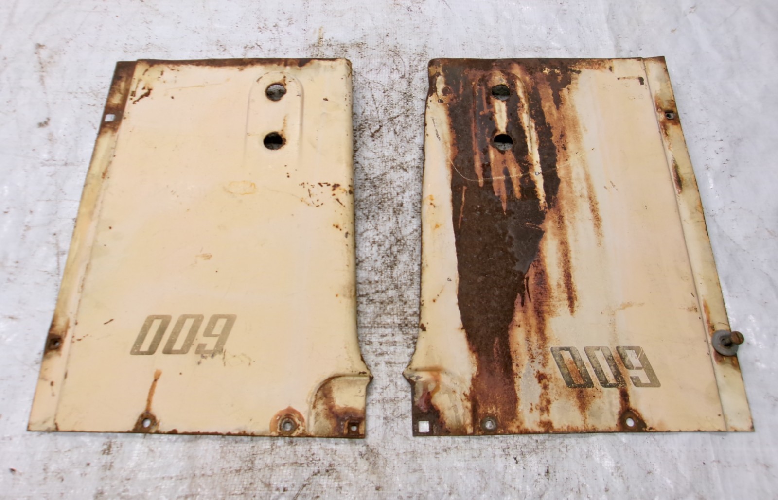Case 400 600 Tractor Side Panel – Pair